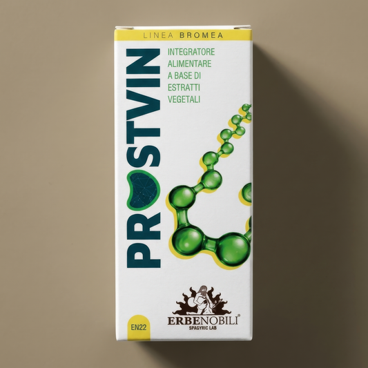 Etichetta del Prostvin (Linea Bromea) del Kit Uomo ProEssenza in primo piano nitido su greige